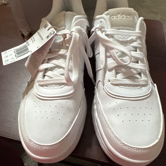 Adidas Women's Postmove Basketball Shoe 9.5 in box - Picture 3 of 14